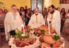 Η γιορτή της Αγίας Παρασκευής με παράδοση, μουσική και τη συγκινητική επιστροφή των ιερών ταμάτων στον Ασπρογέρακα Κεφαλονιάς (βίντεο – εικόνες)