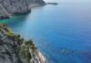 Αγία Ελένη: Η κρυμμένη παραλία της δυτικής Κεφαλονιάς με το άγριο μπλε του Ιονίου (βίντεο)